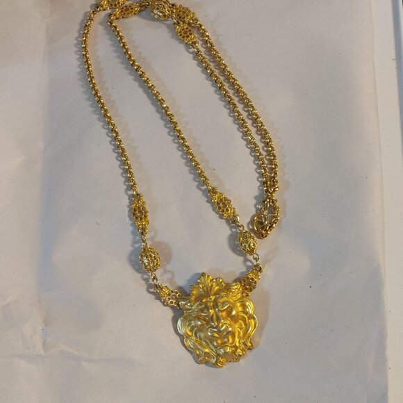 Large Lion Head Pendant 24 Inch Necklace Vintage Bold Gold Tone Intricate Chain - Picture 12 of 16